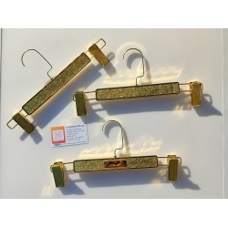 .Прищіпка джинсова з позолоченою планкою на 31 см.