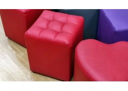 Пуфік-банкетка для примірки взуття (червоний куб з прошивкою)