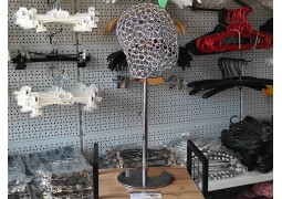 Голова жіноча на підставці, стилізована (світл.хром)